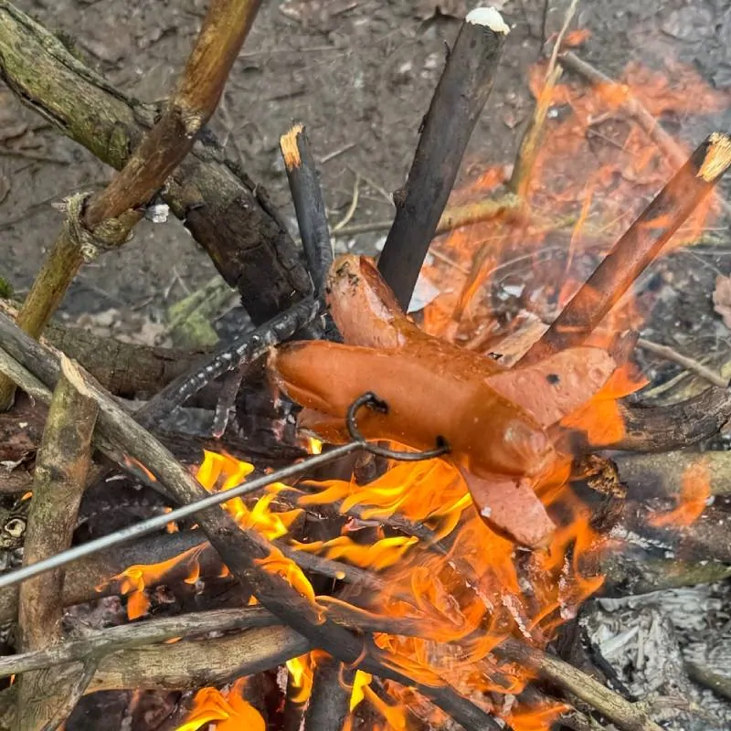 Opékání buřtů 2